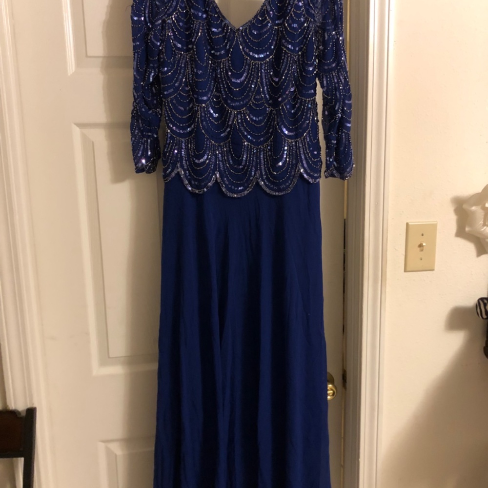 Dress - Picture 2 of 7